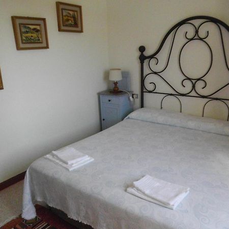Residence Il Colle Collestrada Szoba fotó